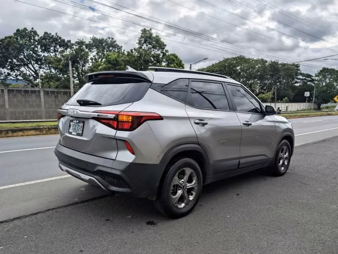 Kia Seltos automática 2022 - Imagen 3
