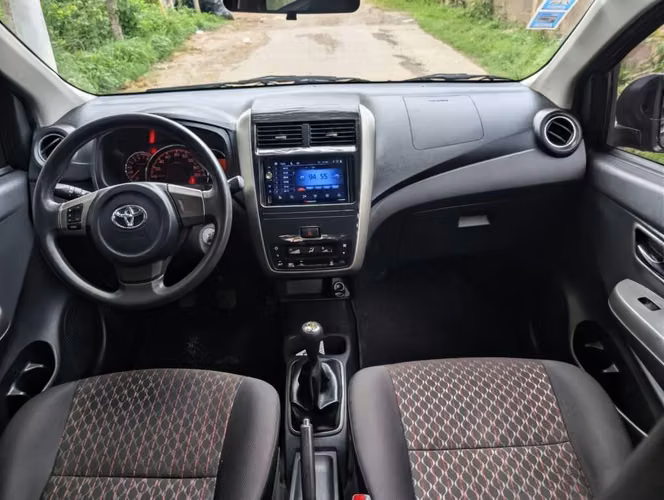 Toyota Agya Mecánico full extras 2022 - Imagen 4