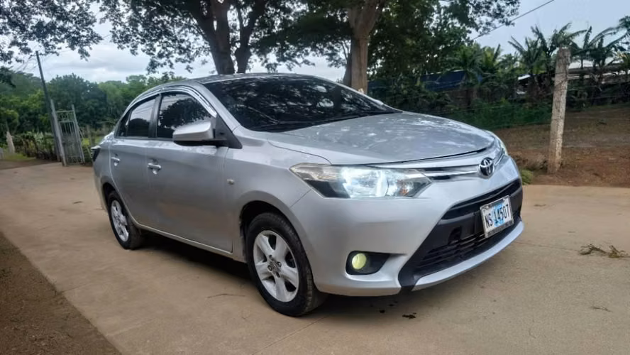Toyota Yaris Mecánico 2015