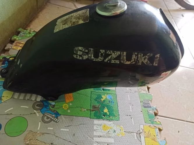 Tanque moto Suzuki AX4 original