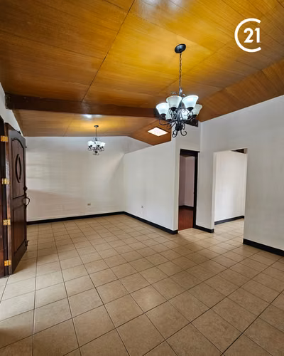 Excelente ubicación y precio para vivir o invertir- Colonia Centroamérica