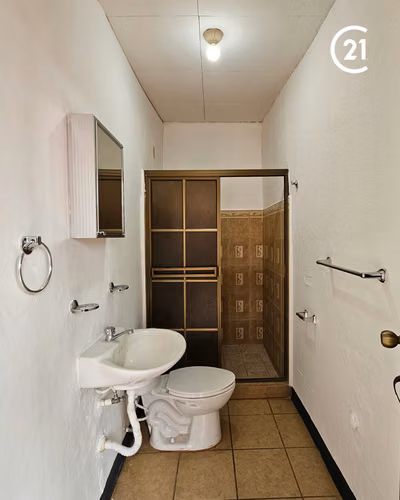 Excelente ubicación y precio para vivir o invertir- Colonia Centroamérica