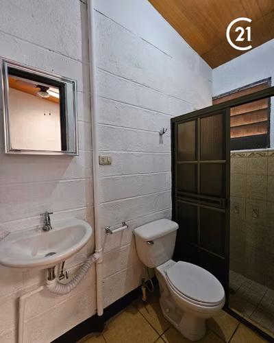 Excelente ubicación y precio para vivir o invertir- Colonia Centroamérica