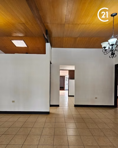 Excelente ubicación y precio para vivir o invertir- Colonia Centroamérica