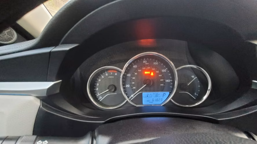 Toyota Corolla 2016 automático, 61,823 millas, sin gravamen