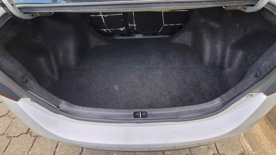 Toyota Corolla 2016 automático, 61,823 millas, sin gravamen