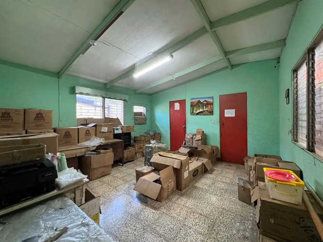 Venta de Local en Colonial Los Robles