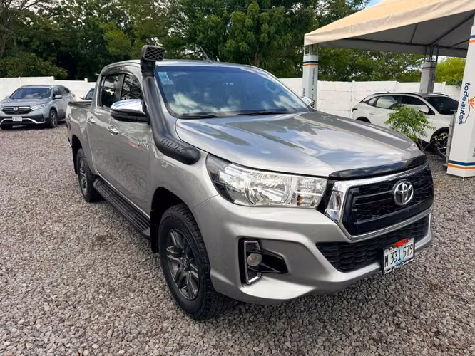 TOYOTA HILUX SR AÑO 2021