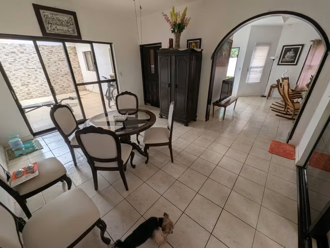 Altos de villa fontana sur, casa en venta!