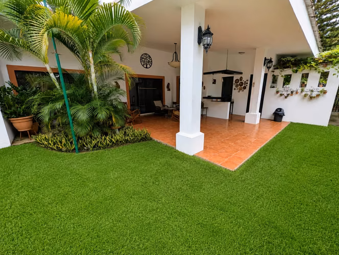 Altos de villa fontana sur, casa en venta!