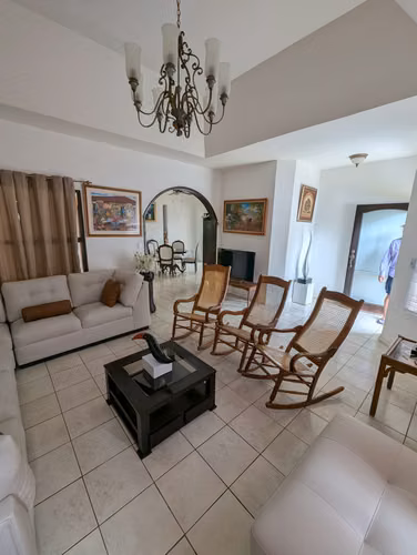Altos de villa fontana sur, casa en venta!