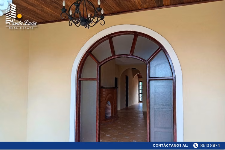 Casa de Lujo en Venta en El Crucero - AC