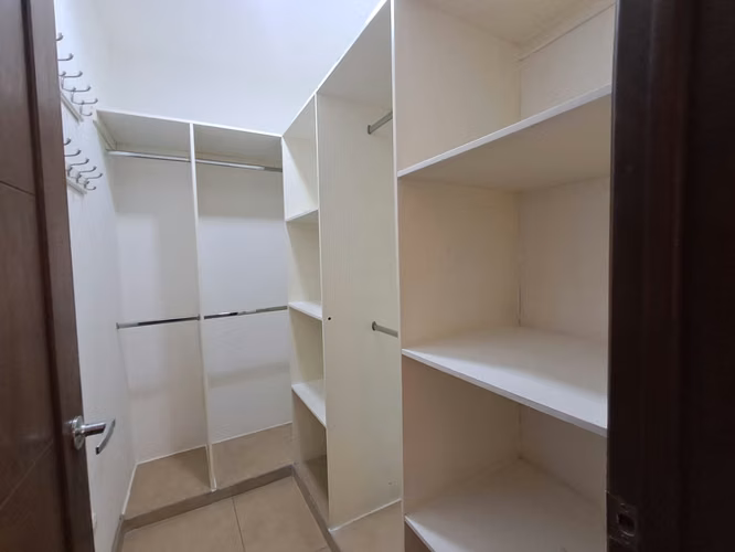  Casa Amueblada en Renta | Hacienda El Bosque, Santo Domingo | USD 1,650 mas Fee