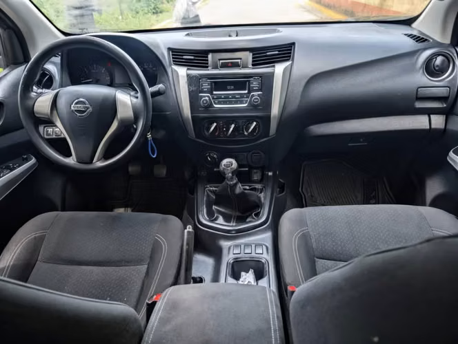 Nissan Frontier 4x4 mecánica año 2021 - Imagen 5