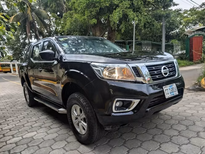 Nissan Frontier 4x4 mecánica año 2021