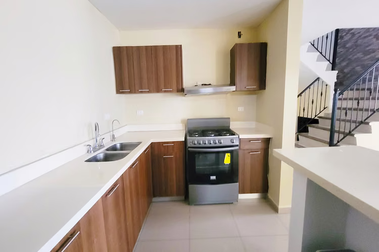 Se alquila casa semi amoblada en el Cortijo de la Sierra -Managua - Imagen 8