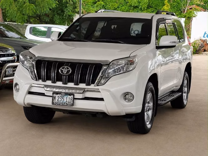 VENDO TOYOTA PRADO TXL 2015  Automática  Hannah Leiva