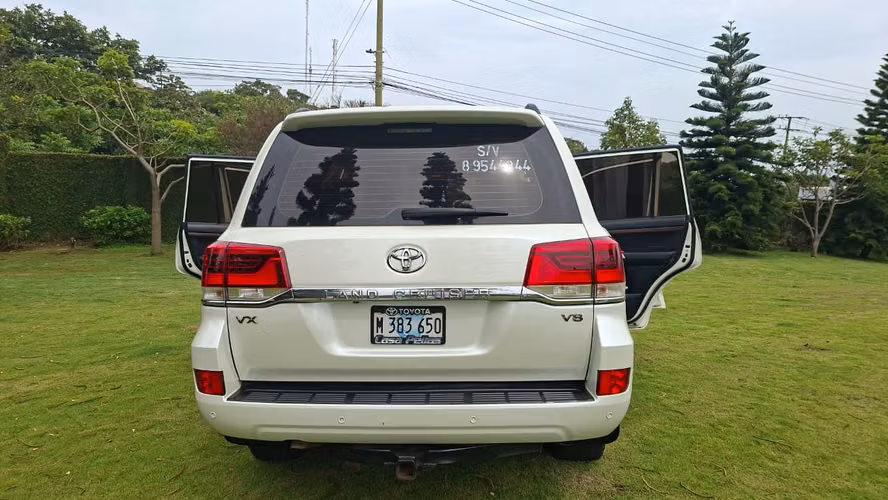 Toyota Land Cruiser VX 2017 – Excelente Estado