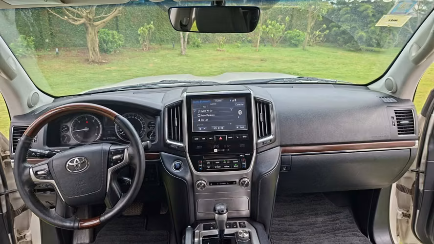 Toyota Land Cruiser VX 2017 – Excelente Estado