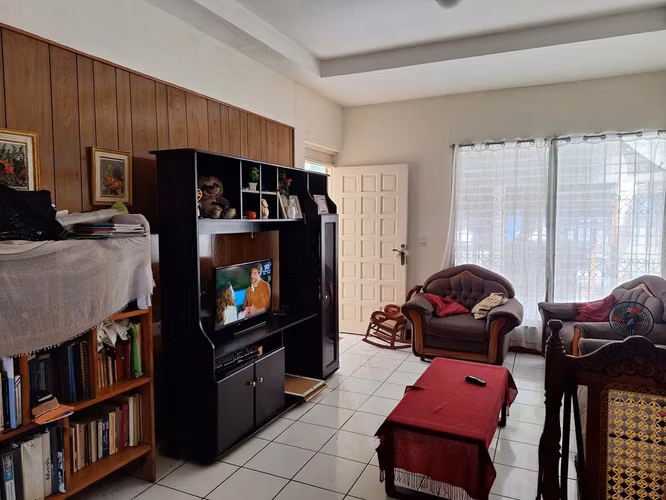 EJ-Vendo casa en Los Arcos