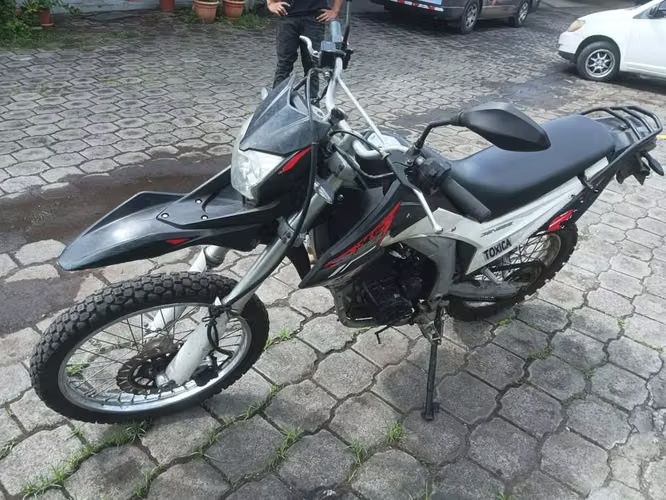 MOTO GENESIS SX3 250