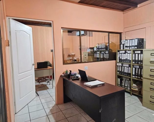 Renta de Ofibodega en Ciudad Jardín