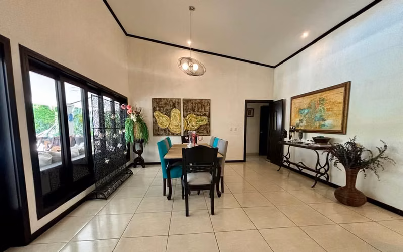 Exclusiva Casa en Venta en Altos de Santo Domingo
