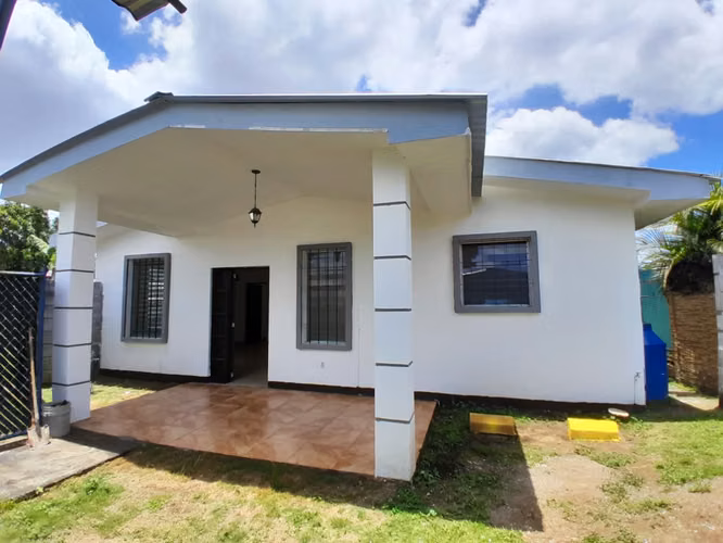 SE RENTA CASA EN LAS COLINAS