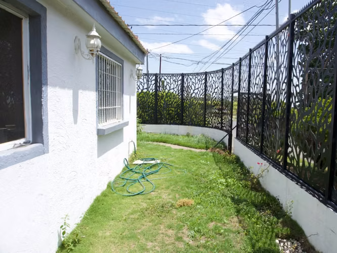  ¡Casa esquinera en venta en Sierras Doradas! - Imagen 5