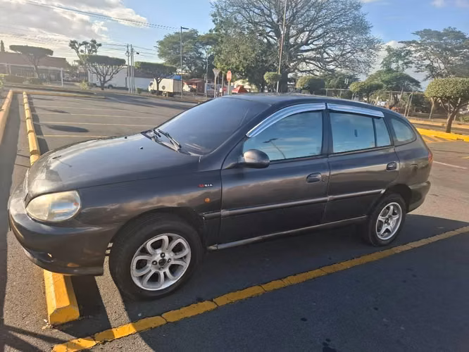 Kia Rio 2002