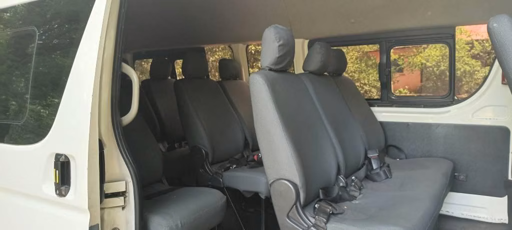 Se vende toyota hiace 2015