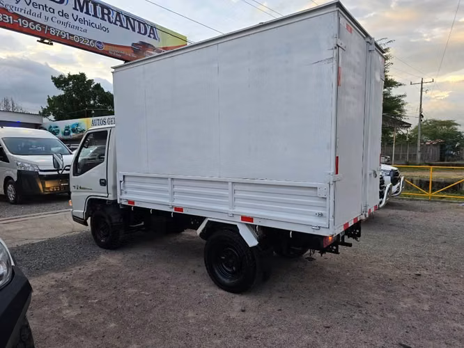 VENDO LINDO CAMIÓN JMC AÑO 2017