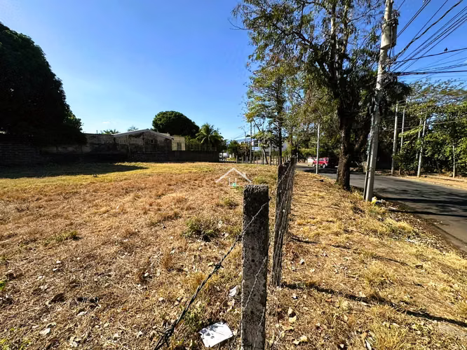 LL - Se Renta Terreno en Planes de Altamira