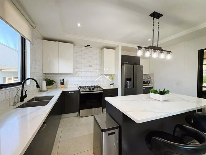LL - Se Vende Moderna Casa en Condominio en Santo Domingo - Imagen 7