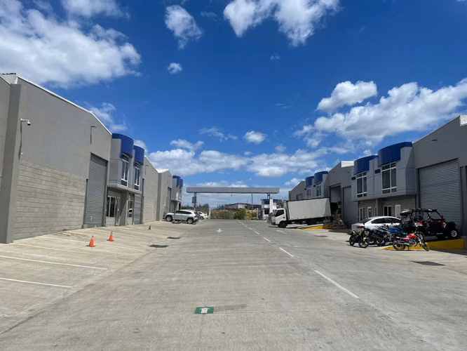 KC - Ofibodega en Renta en la Pista Suburbana – Parque Logístico - Imagen 11
