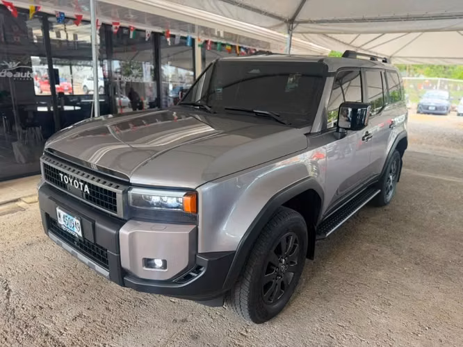 VENDO TOYOTA PRADO INTERMEDIA 2026  con Hannah Leiva