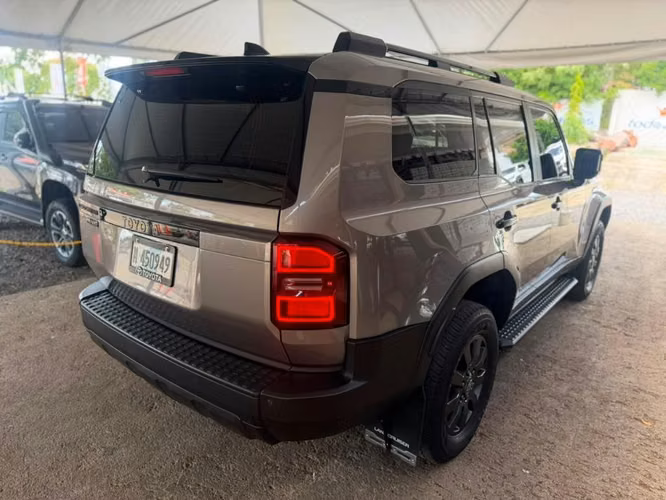 VENDO TOYOTA PRADO INTERMEDIA 2026  con Hannah Leiva