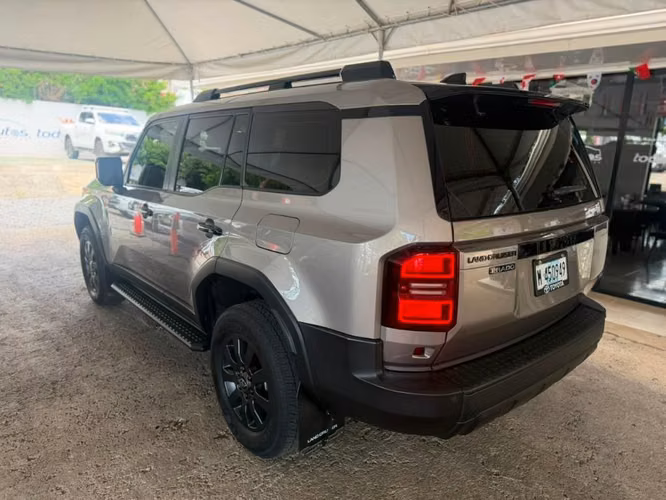 VENDO TOYOTA PRADO INTERMEDIA 2026  con Hannah Leiva