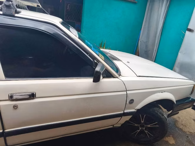 Nissan b12 1990 2300$