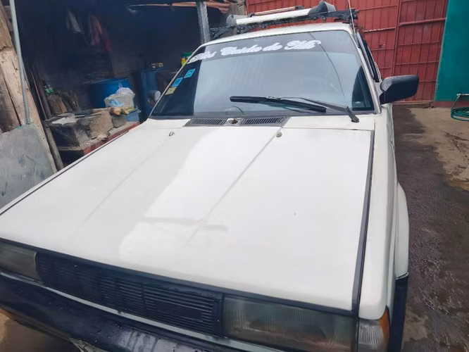 Nissan b12 1990 2300$
