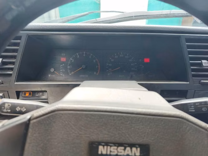 Nissan b12 1990 2300$