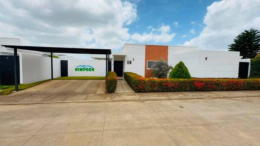 Se Vende Exclusiva Casa en Condominio