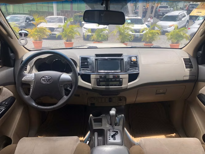 Toyota Fortuner 2013