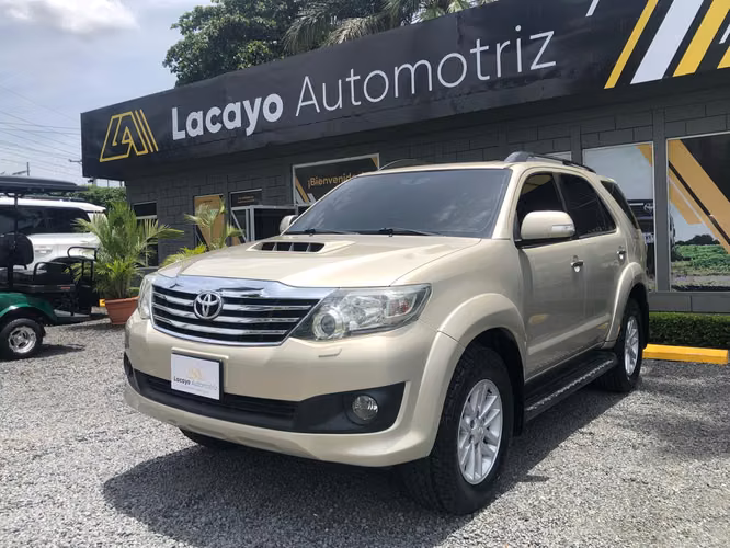 Toyota Fortuner 2013