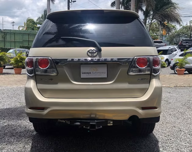 Toyota Fortuner 2013