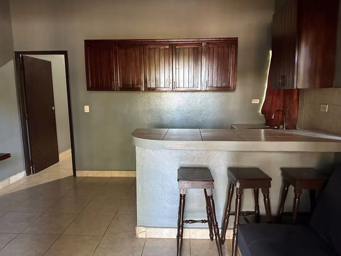 Alquilo apartamento sin amueblar