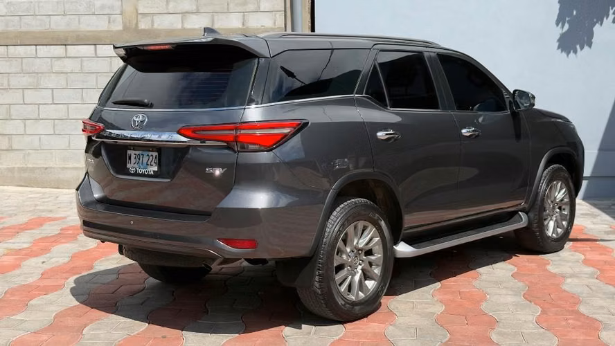 Toyota fortuner