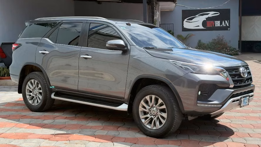 Toyota fortuner