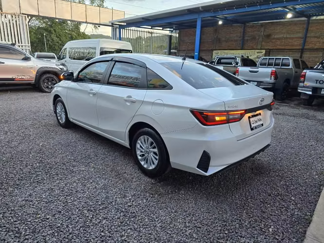 VENDO BELLO TOYOTA YARIS AÑO 2026 FULL AUTOMATICO