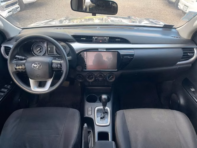 TOYOTA HILUX SR 2024 AUTOMÁTICA 4x4